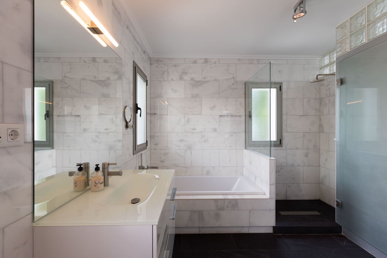 3 bedroom Villa for sale in Javea / Xabia with pool garage - € 2,000,000 (Ref: 9343696)