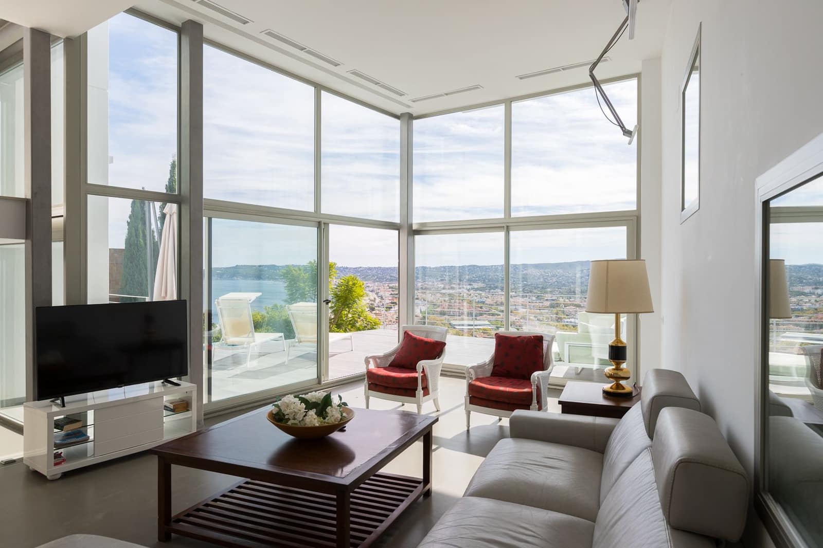 3 bedroom Villa for rent in Javea / Xabia with pool garage - € 4,300 (Ref: 9363110)