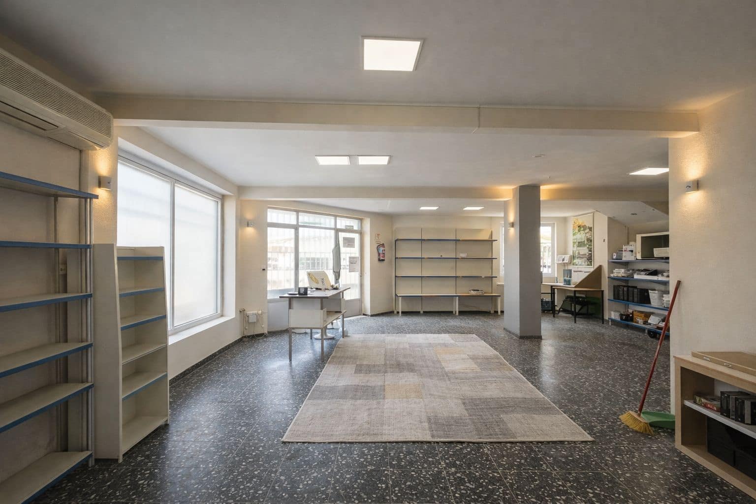 Kaupallinen myytävänä paikassa Javea / Xabia - 235 000 € (Ref: 9489844)