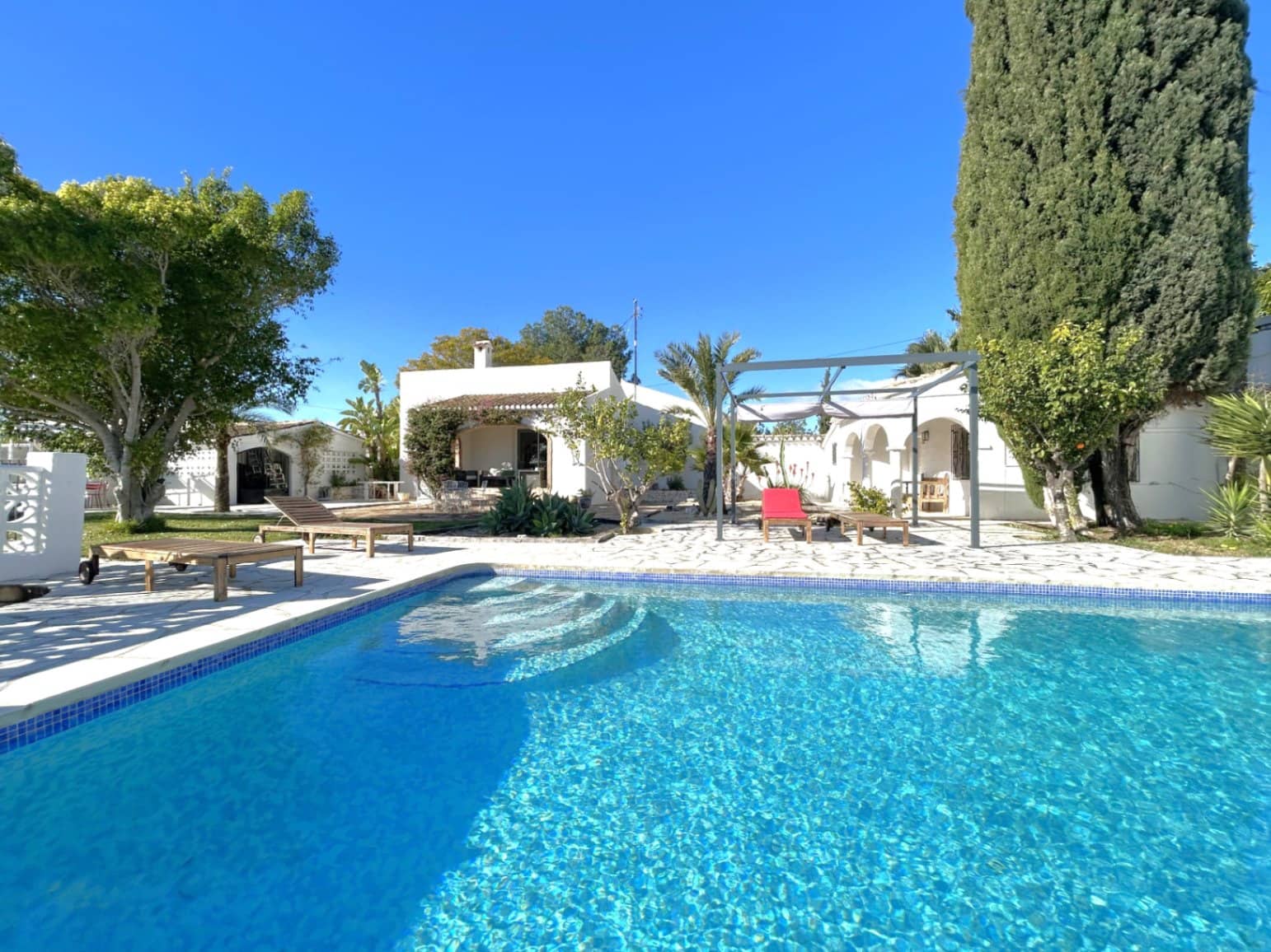 5 bedroom Villa for sale in Gata de Gorgos with pool garage - € 695,000 (Ref: 9503584)