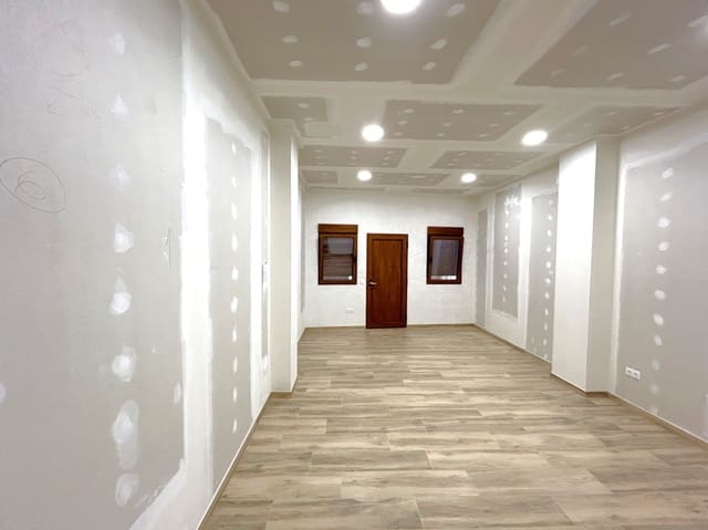 Erhverv til leje i Javea / Xàbia - € 1.350 (Ref: 9516595)