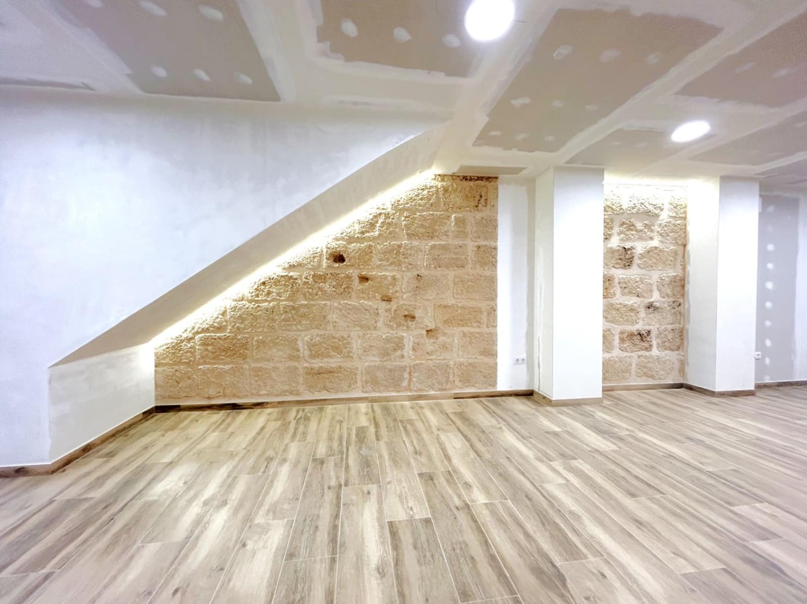 Erhverv til leje i Javea / Xabia - € 1.350 (Ref: 9516595)