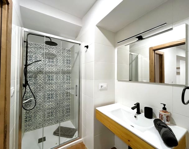 Apartamento de 2 habitaciones en Dénia en venta - 315.000 € (Ref: 9559385)