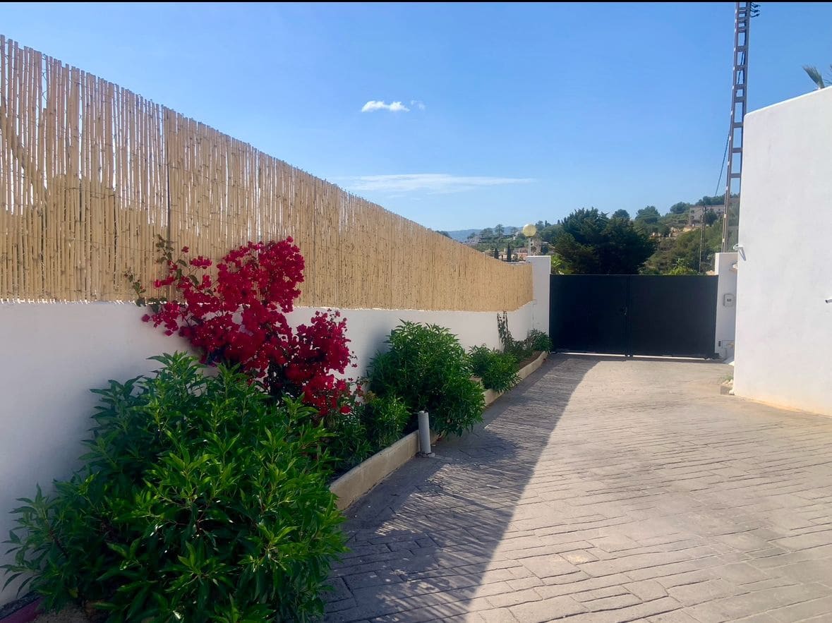 4 makuuhuone Huvila myytävänä paikassa Javea / Xabia mukana uima-altaan 
autotalli - 1 150 000 € (Ref: 9592301)