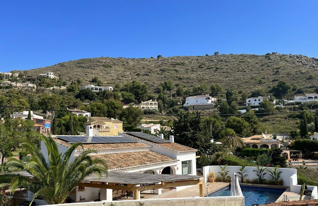 4 makuuhuone Huvila myytävänä paikassa Javea / Xabia mukana uima-altaan 
autotalli - 1 150 000 € (Ref: 9592301)