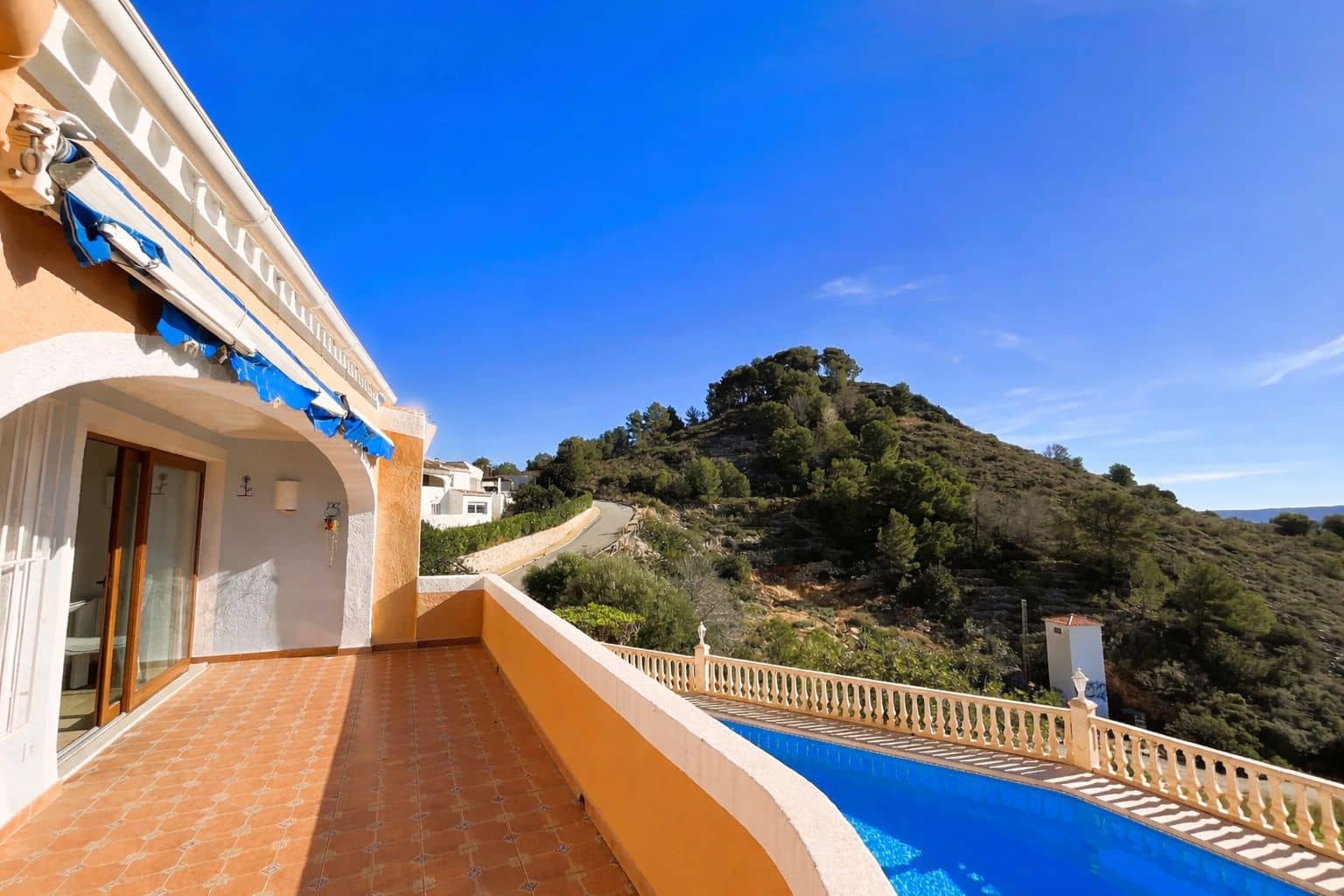 4 sypialnia Willa do wynajęcia w Javea / Xabia z basenem garażem - 2 800 € (Ref: 9665447)