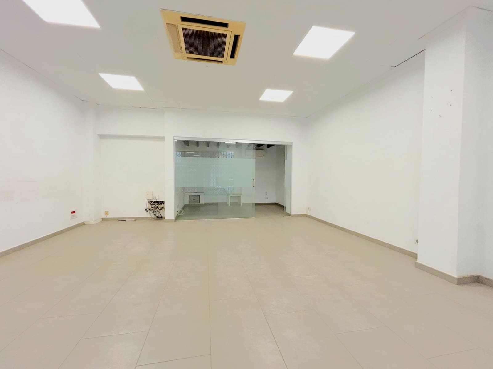 Erhverv til leje i Javea / Xabia - € 1.800 (Ref: 9680586)