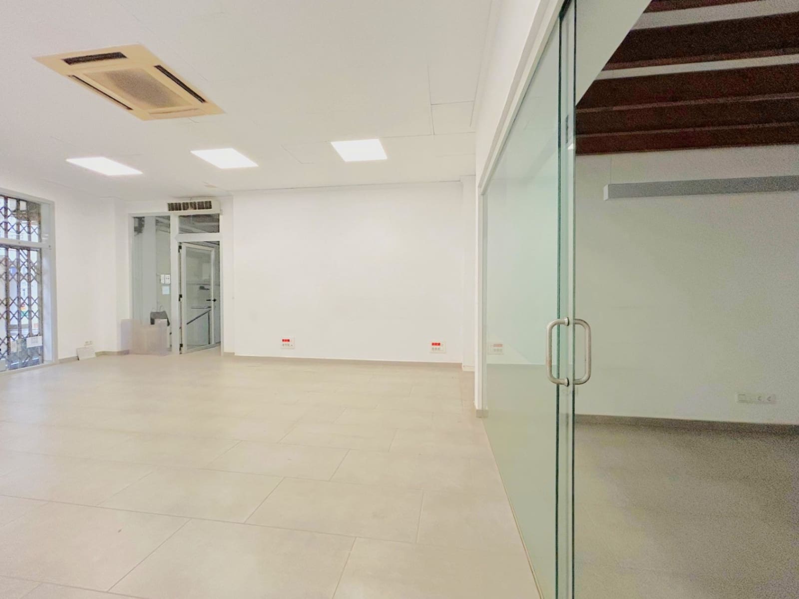 Erhverv til leje i Javea / Xabia - € 1.800 (Ref: 9680586)