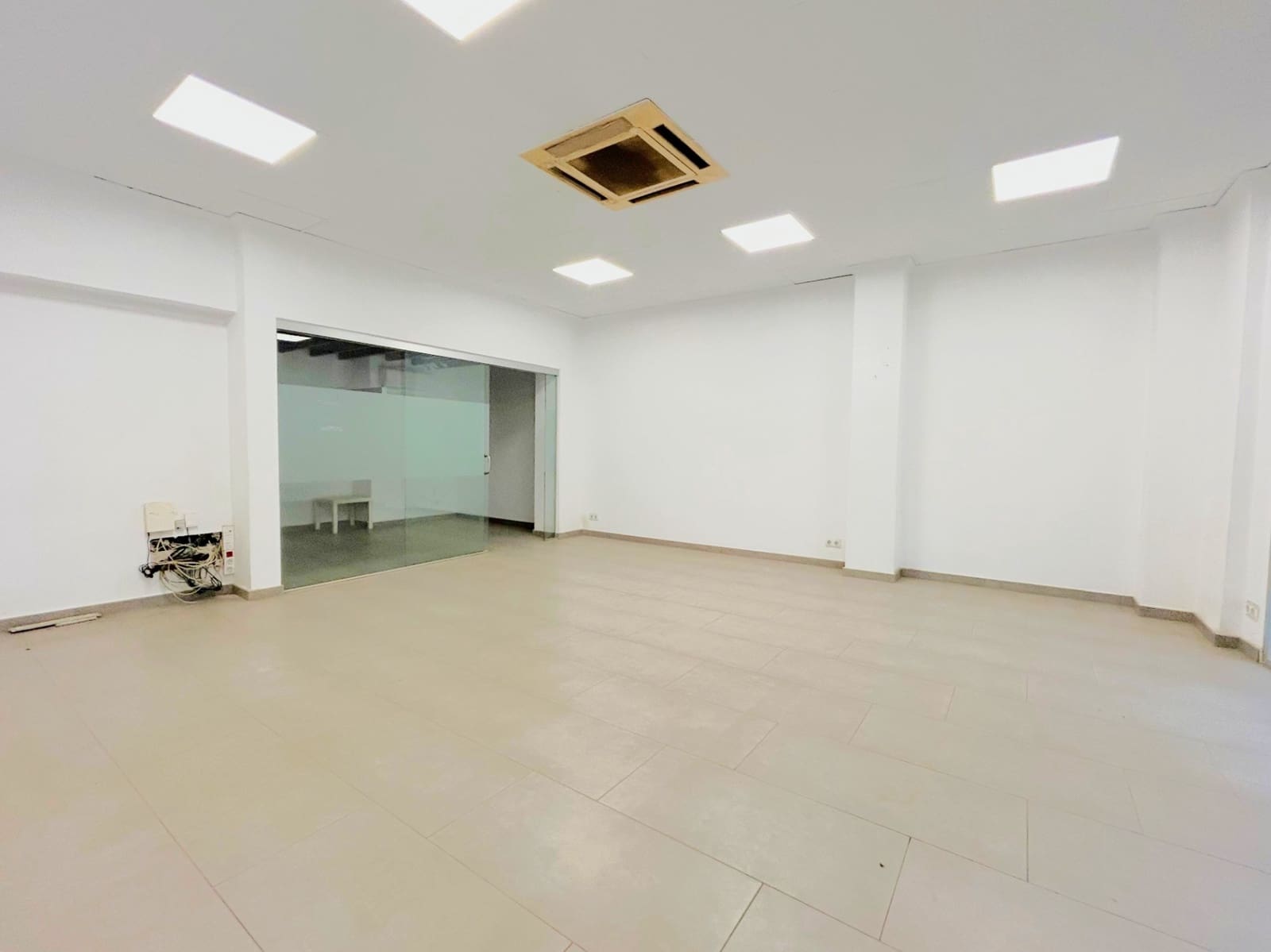 Erhverv til leje i Javea / Xabia - € 1.800 (Ref: 9680586)