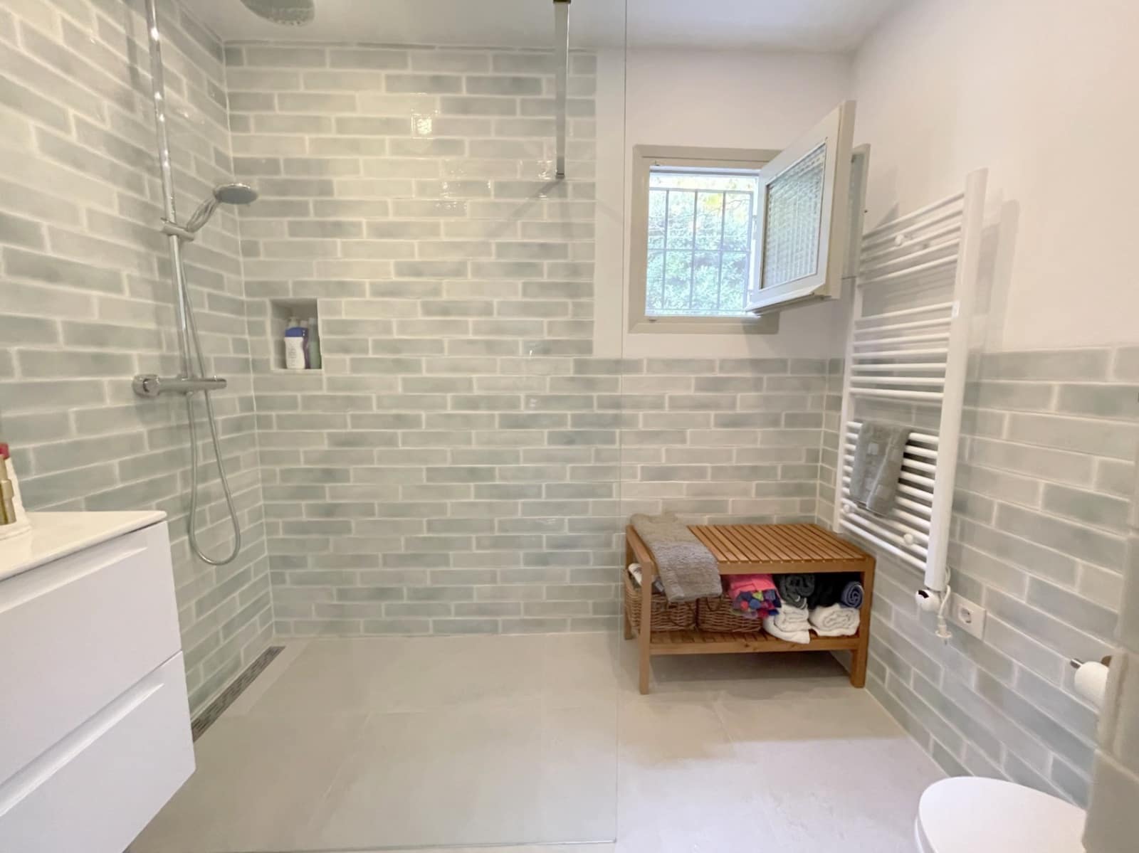 Villa/Maison de 4 chambres à louer à Javea / Xabia avec piscine garage - 2 300 € (Ref: 9720509)