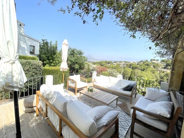 4 bedroom Villa for rent in Javea / Xàbia with pool garage - € 2,300 (Ref: 9720509)