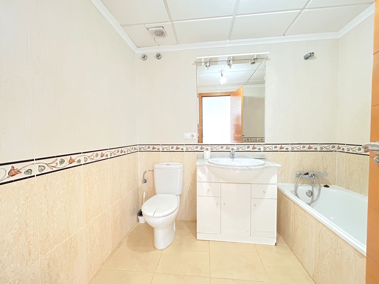 1 bedroom Apartment for rent in Javea / Xabia with garage - € 900 (Ref: 9734117)