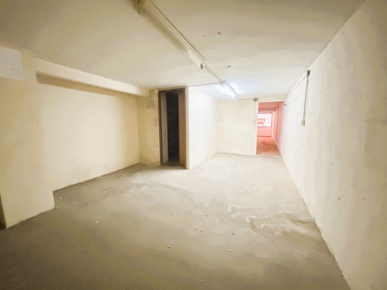 Commercieel te koop in Javea / Xabia met garage - € 191.000 (Ref: 9834708)