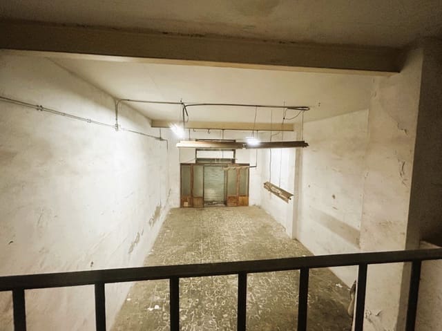 Commercieel te koop in Javea / Xàbia met garage - € 191.000 (Ref: 9834708)