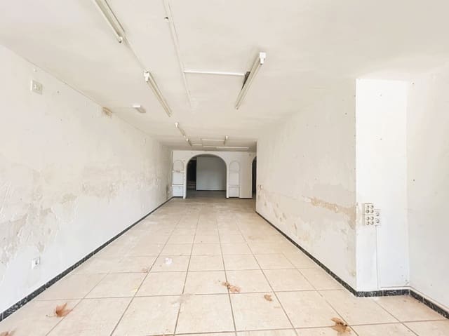 Commercieel te koop in Javea / Xàbia met garage - € 191.000 (Ref: 9834708)