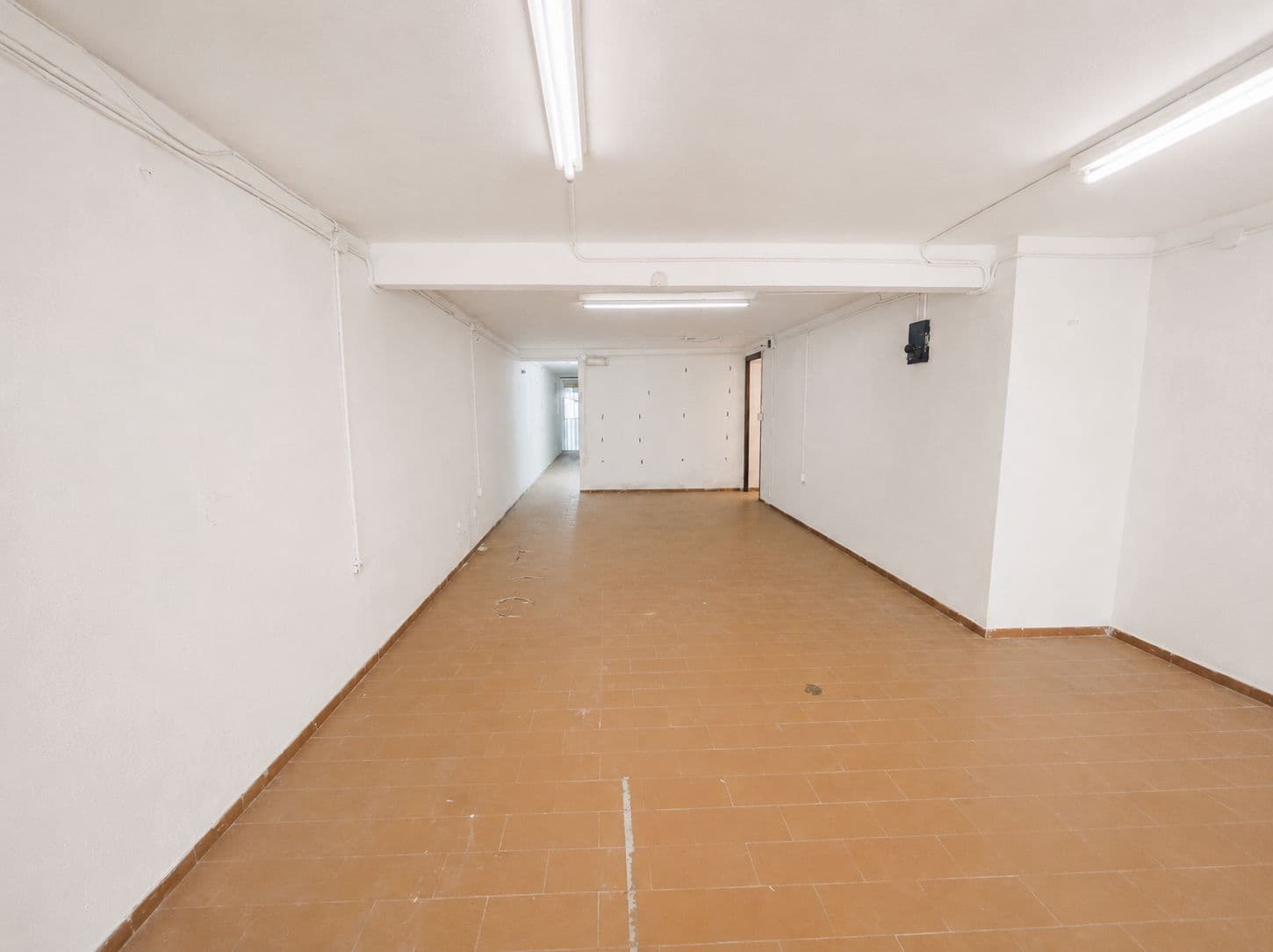 Commercial for sale in Javea / Xabia with garage - € 191,000 (Ref: 9834708)