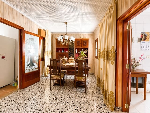 4 slaapkamer Huis te koop in Teulada Pueblo, Teulada-Moraira - € 250.000 (Ref: 9877274)