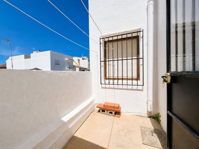 4 slaapkamer Huis te koop in Teulada Pueblo, Teulada-Moraira - € 250.000 (Ref: 9877274)