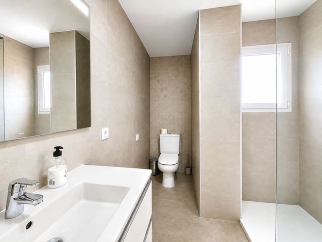 Appartement de 4 chambres à louer à Arenal, Javea / Xàbia avec piscine - 950 € (Ref: 9927931)