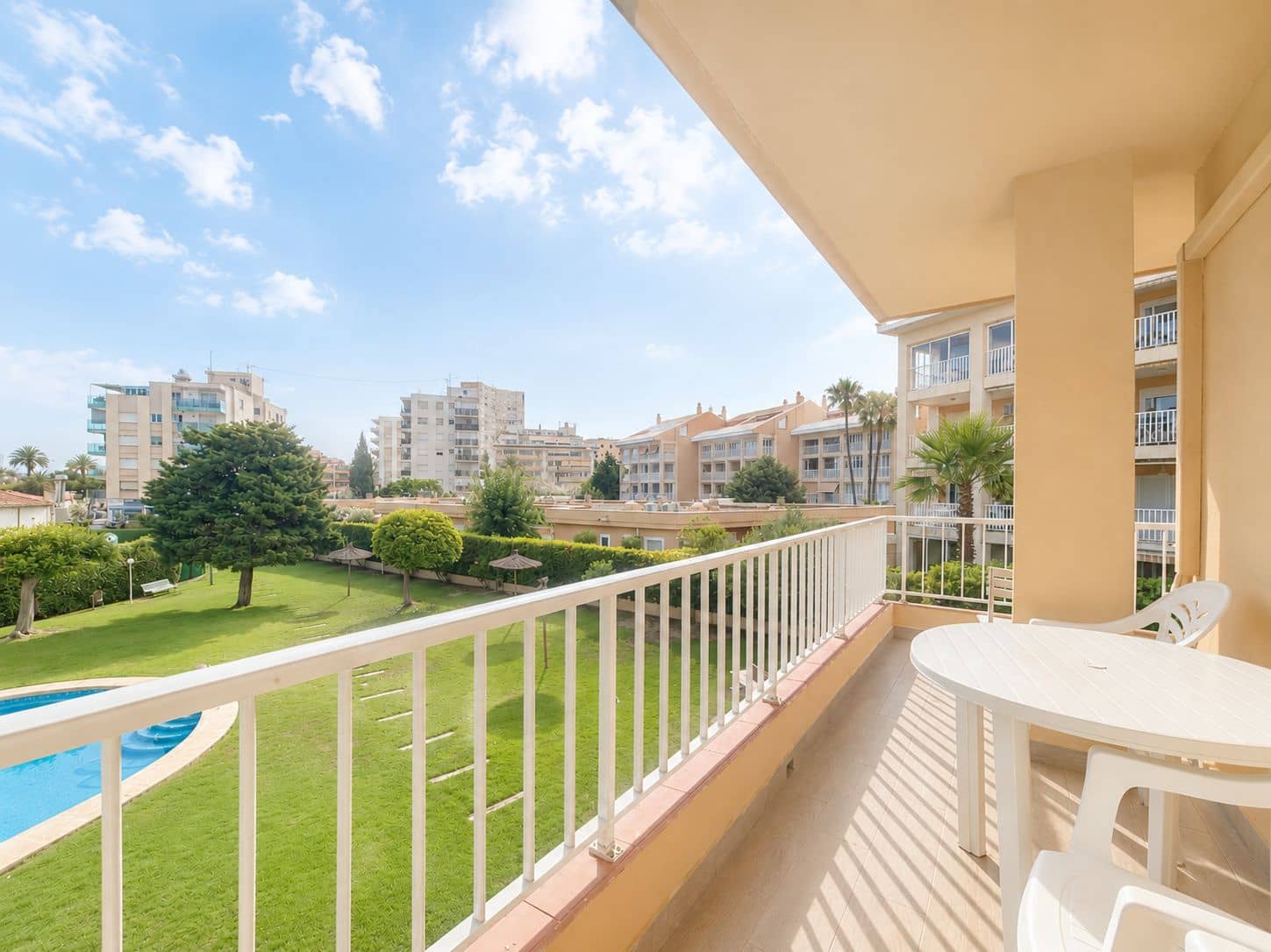 Appartement de 4 chambres à louer à Arenal avec piscine - 950 € (Ref: 9927931)