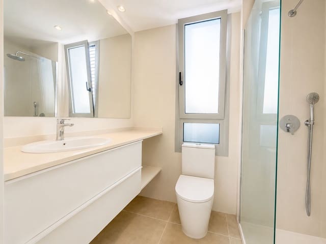 Appartement de 3 chambres à louer à Javea / Xàbia avec piscine garage - 2 200 € (Ref: 9958462)