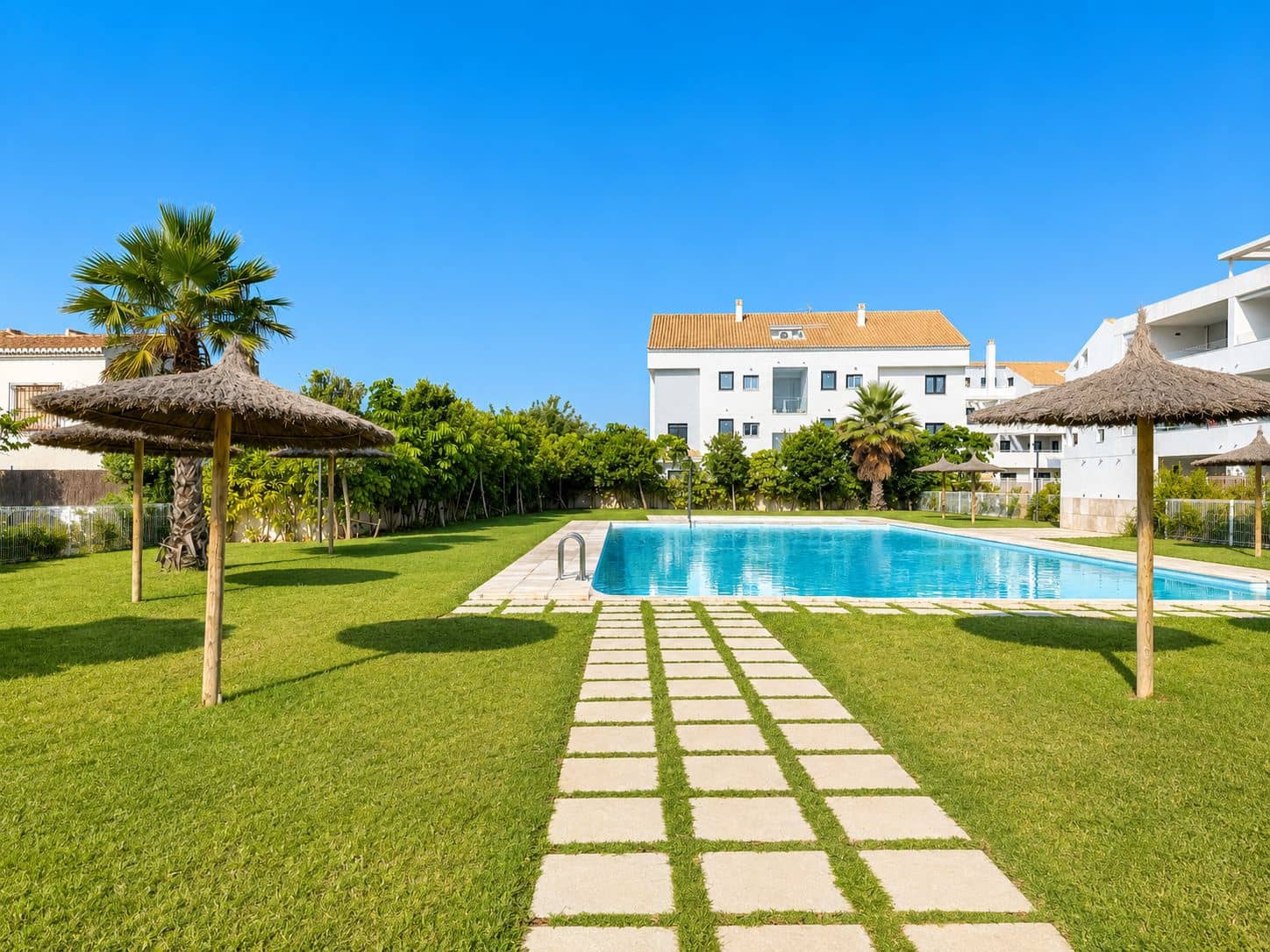 3 bedroom Apartment for rent in Javea / Xabia with pool garage - € 2,200 (Ref: 9958462)