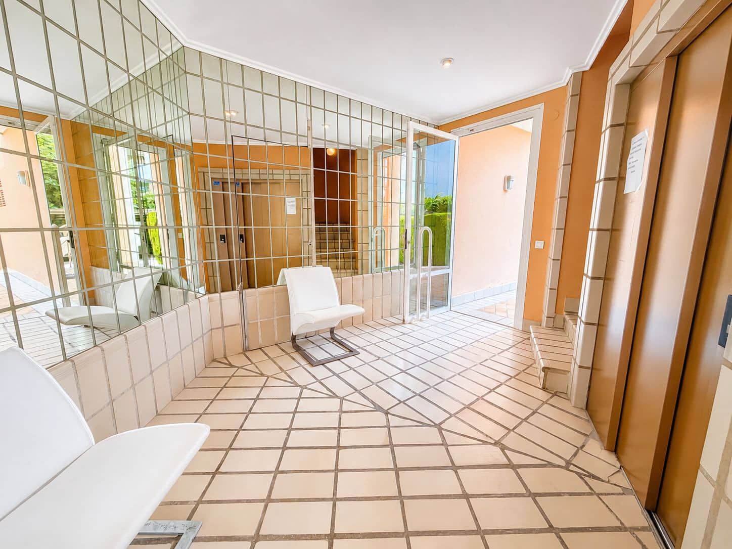 2 slaapkamer Appartement te huur in Arenal met zwembad - € 1.800 (Ref: 9983814)