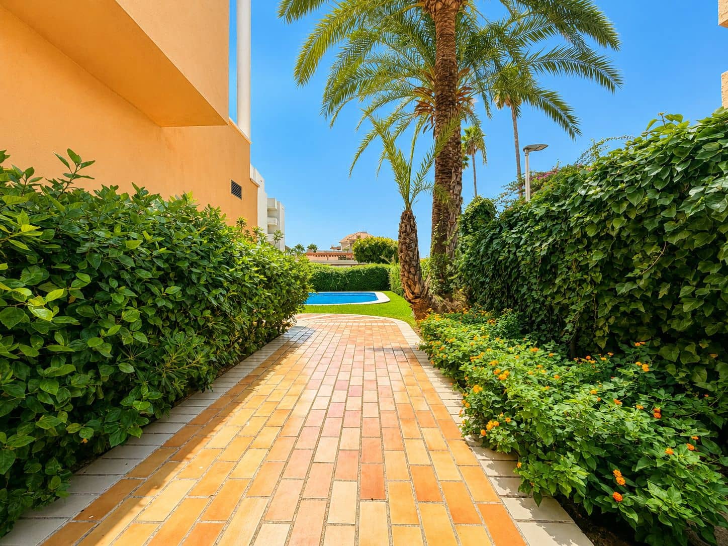 2 slaapkamer Appartement te huur in Arenal met zwembad - € 1.800 (Ref: 9983814)