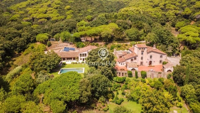 6 chambre Finca/Maison de Campagne à vendre à Sant Andreu de Llavaneres avec piscine - 17 000 000 € (Ref: 10020954)