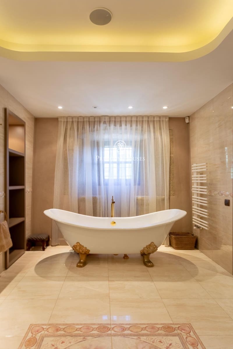 6 chambre Finca/Maison de Campagne à vendre à Sant Andreu de Llavaneres avec piscine - 17 000 000 € (Ref: 10020954)