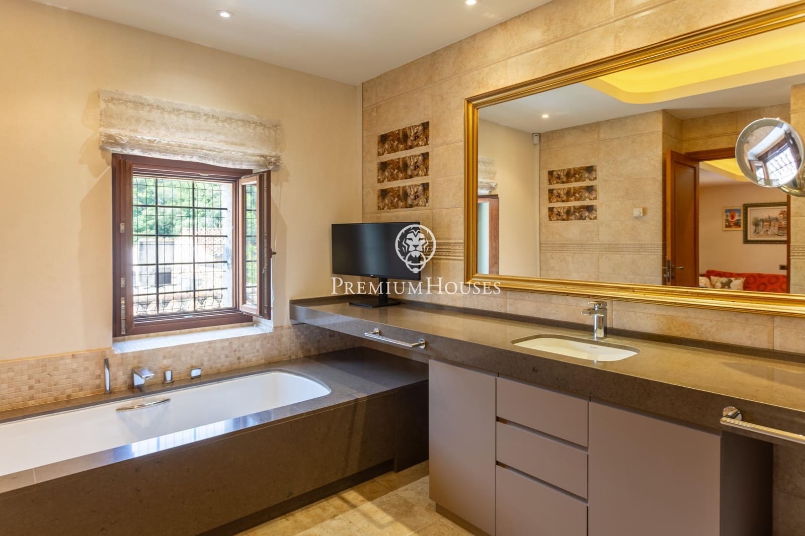 6 chambre Finca/Maison de Campagne à vendre à Sant Andreu de Llavaneres avec piscine - 17 000 000 € (Ref: 10020954)