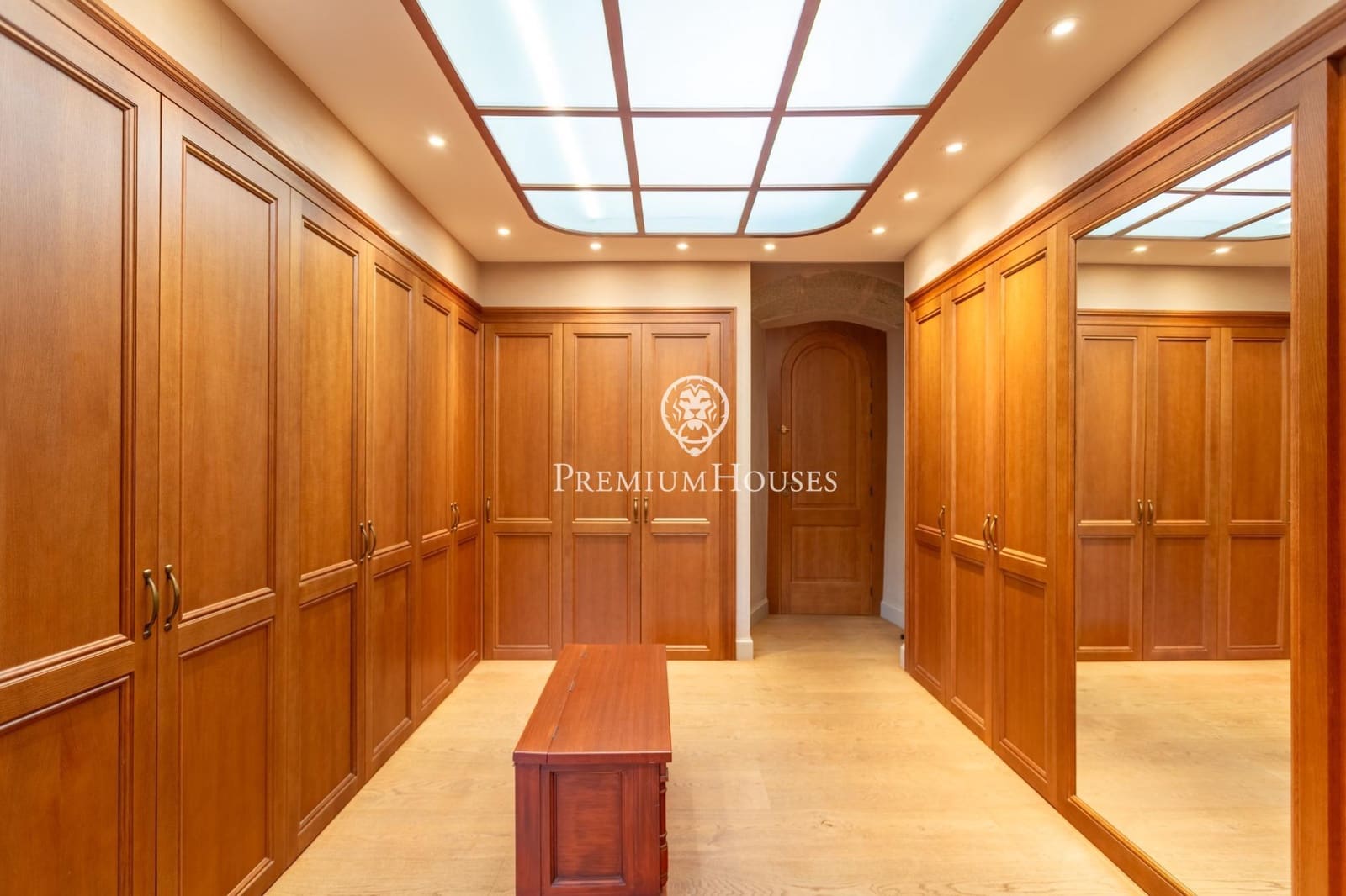 6 chambre Finca/Maison de Campagne à vendre à Sant Andreu de Llavaneres avec piscine - 17 000 000 € (Ref: 10020954)