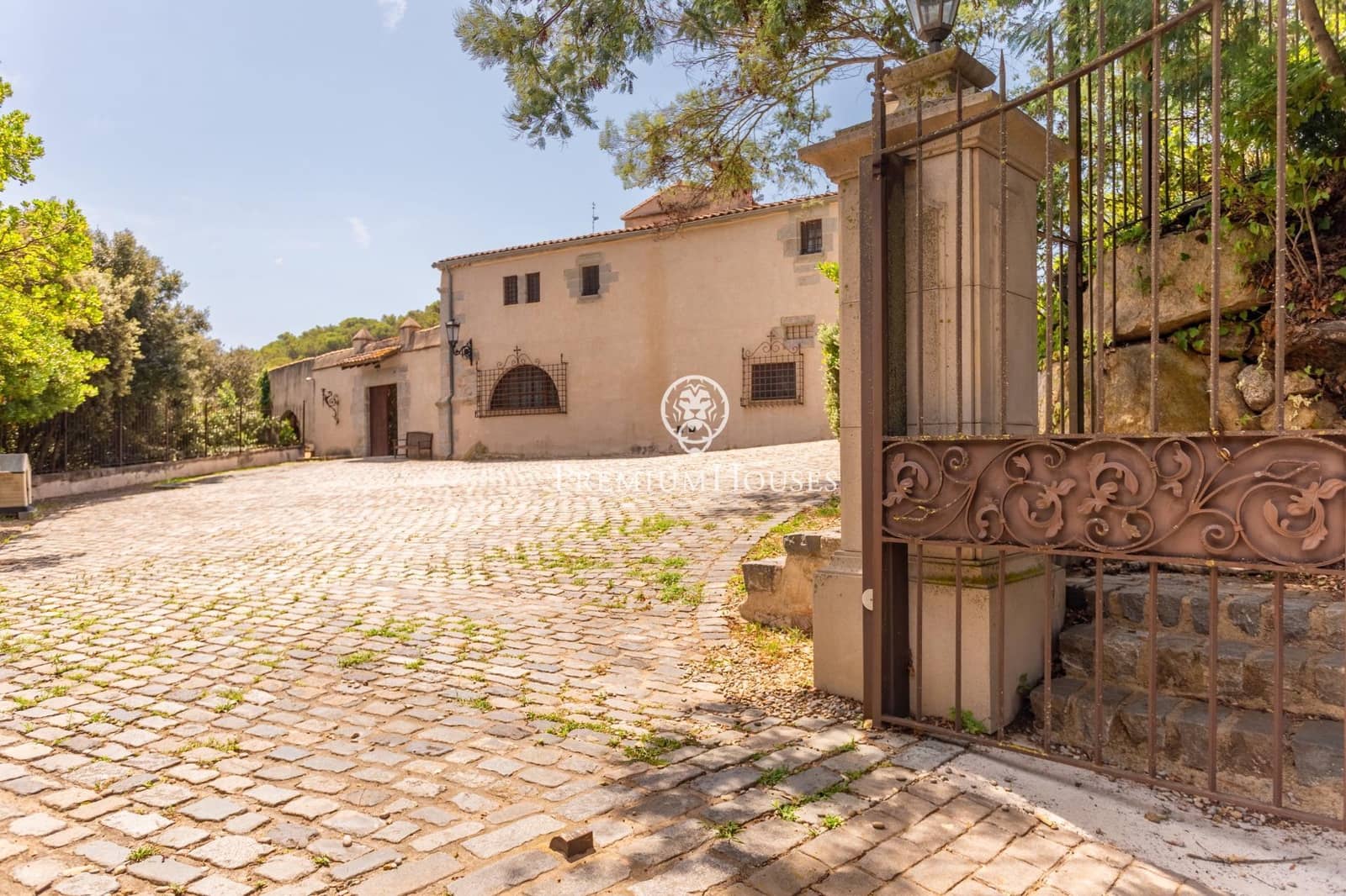 6 chambre Finca/Maison de Campagne à vendre à Sant Andreu de Llavaneres avec piscine - 17 000 000 € (Ref: 10020954)
