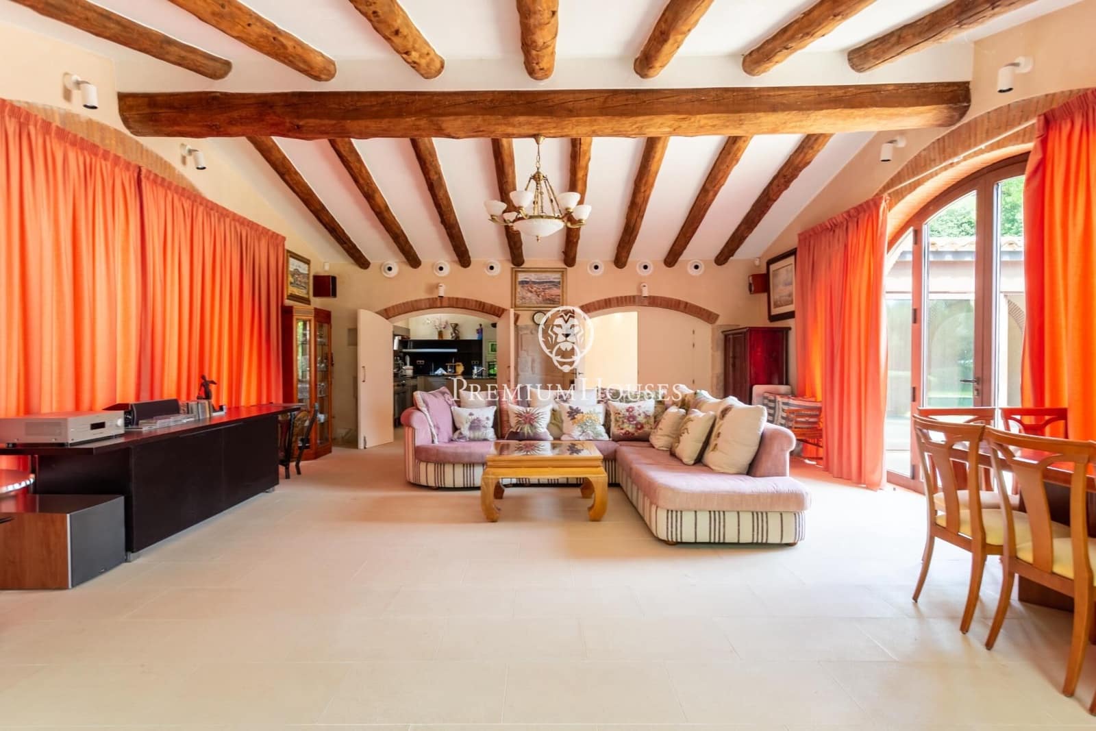 6 chambre Finca/Maison de Campagne à vendre à Sant Andreu de Llavaneres avec piscine - 17 000 000 € (Ref: 10020954)