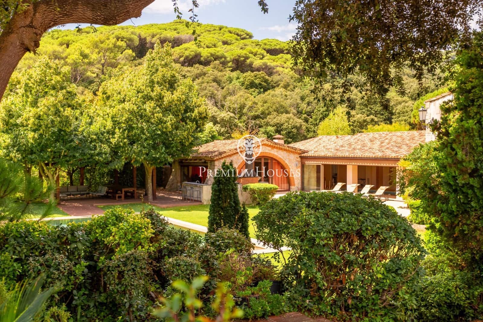 6 chambre Finca/Maison de Campagne à vendre à Sant Andreu de Llavaneres avec piscine - 17 000 000 € (Ref: 10020954)