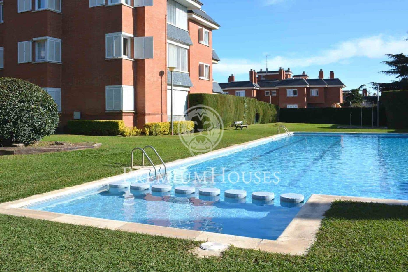 4 bedroom Villa for rent in Sant Andreu de Llavaneres with pool garage - € 2,175 (Ref: 10025649)