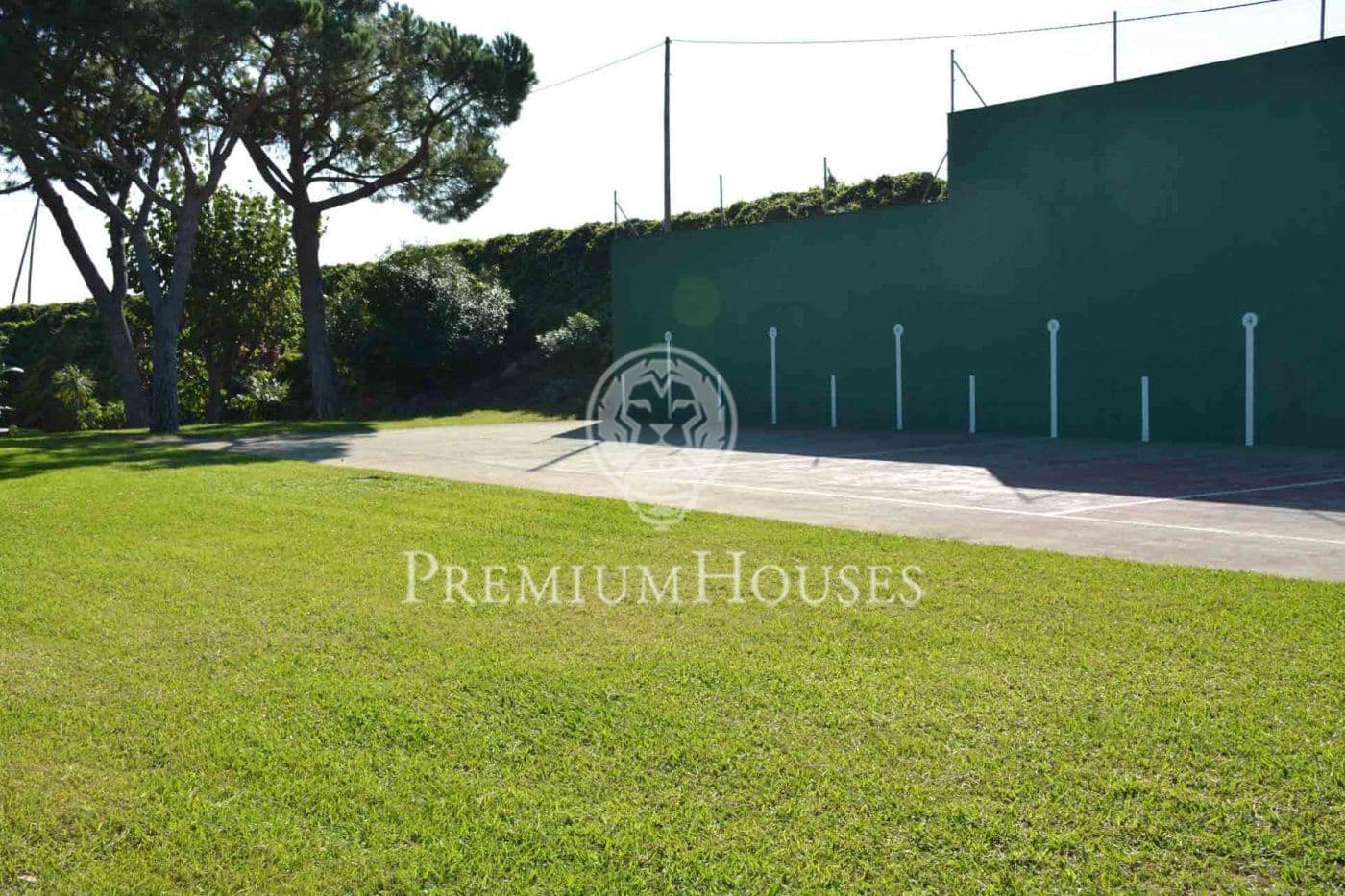 4 bedroom Villa for rent in Sant Andreu de Llavaneres with pool garage - € 2,175 (Ref: 10025649)