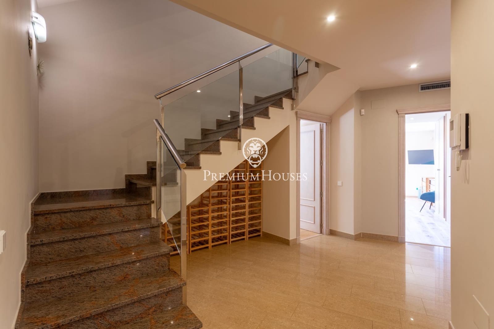 5 sypialnia Willa na sprzedaż w Premia de Dalt z basenem garażem - 1 095 000 € (Ref: 10030611)