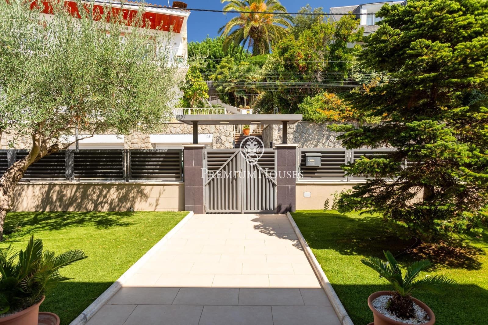 5 sypialnia Willa na sprzedaż w Premia de Dalt z basenem garażem - 1 095 000 € (Ref: 10030611)