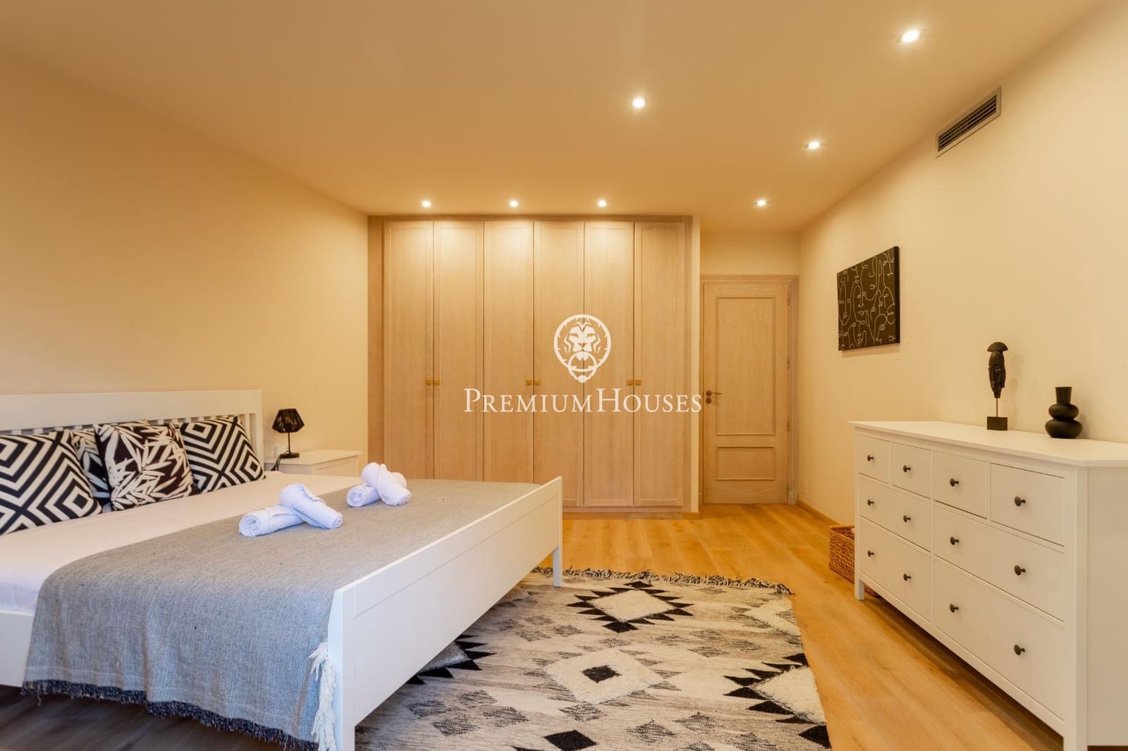5 sypialnia Willa na sprzedaż w Premia de Dalt z basenem garażem - 1 095 000 € (Ref: 10030611)