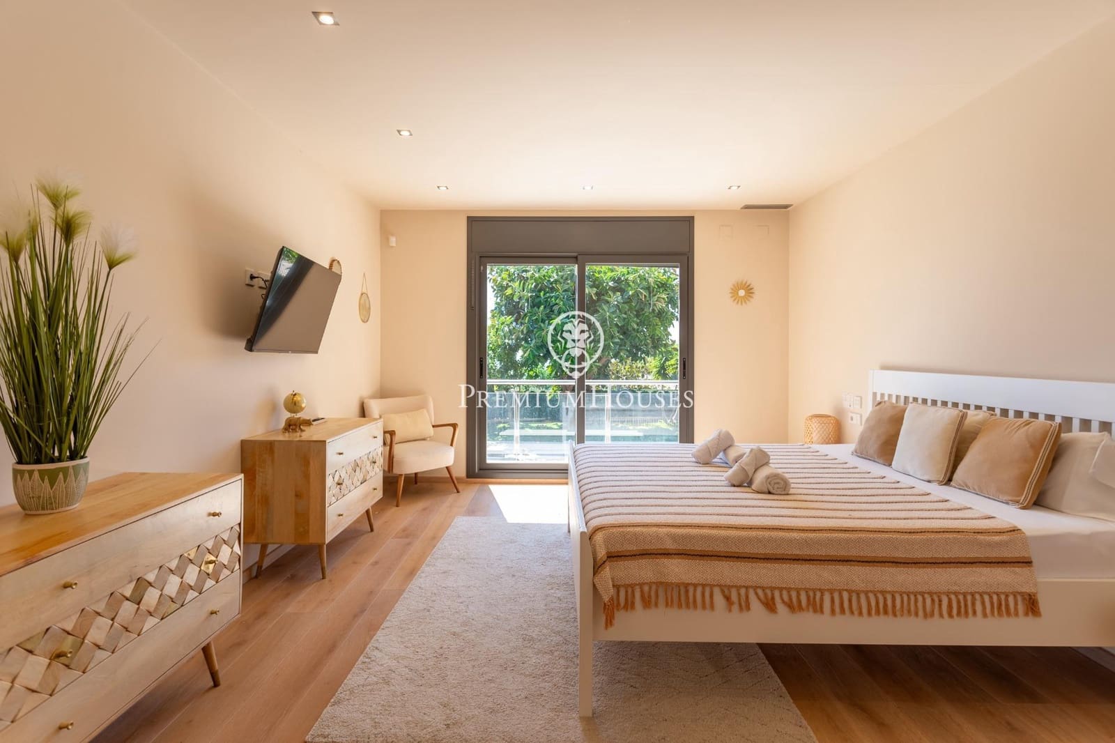 5 sypialnia Willa na sprzedaż w Premia de Dalt z basenem garażem - 1 095 000 € (Ref: 10030611)