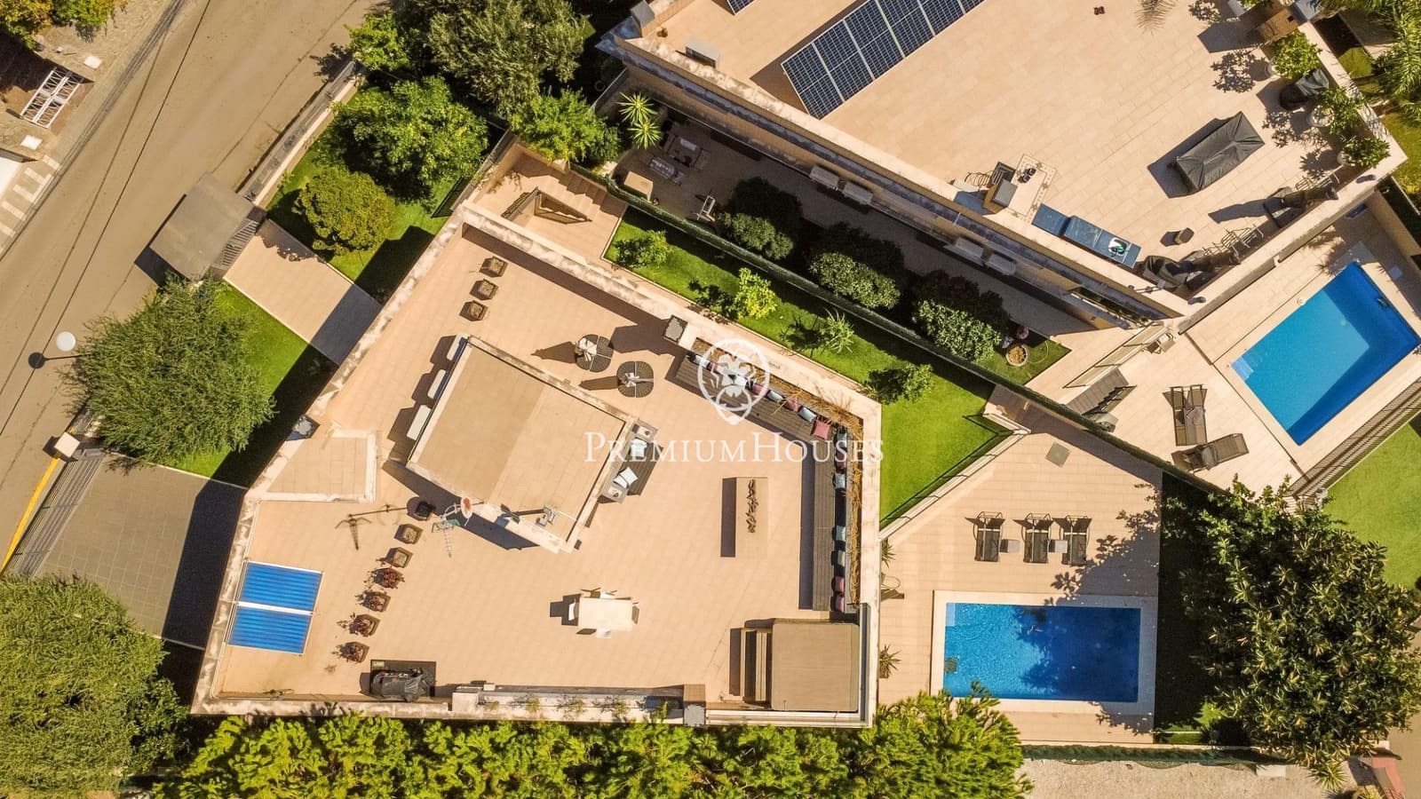 5 sypialnia Willa na sprzedaż w Premia de Dalt z basenem garażem - 1 095 000 € (Ref: 10030611)