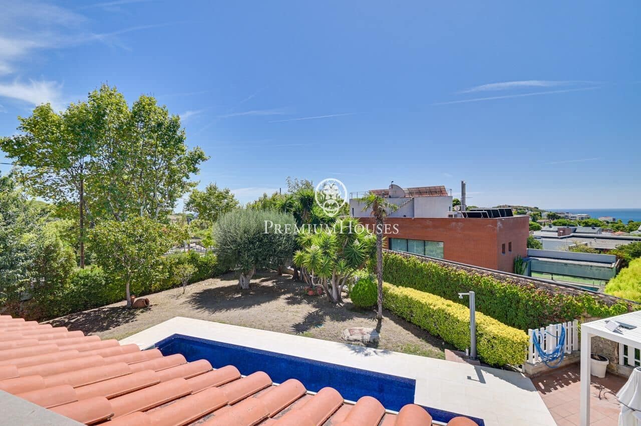 4 bedroom Villa for sale in Tiana with pool garage - € 1,850,000 (Ref: 10041162)
