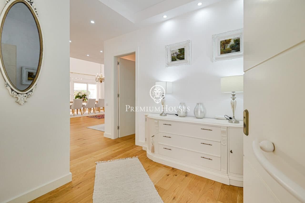 4 bedroom Villa for sale in Tiana with pool garage - € 1,850,000 (Ref: 10041162)