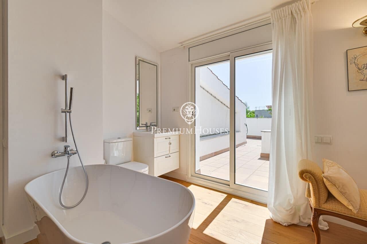 4 bedroom Villa for sale in Tiana with pool garage - € 1,850,000 (Ref: 10041162)