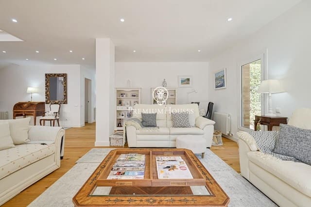 Chalet de 4 habitaciones en Tiana en venta con piscina garaje - 1.850.000 € (Ref: 10041162)