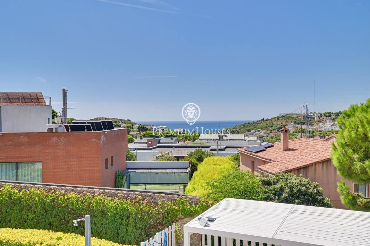 4 bedroom Villa for sale in Tiana with pool garage - € 1,850,000 (Ref: 10041162)