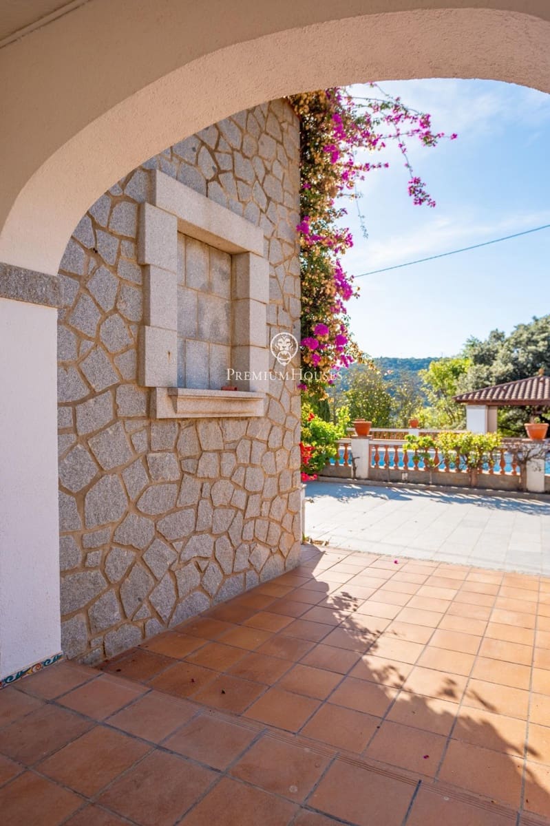 12 bedroom Villa for sale in Orrius with pool garage - € 1,150,000 (Ref: 10094701)