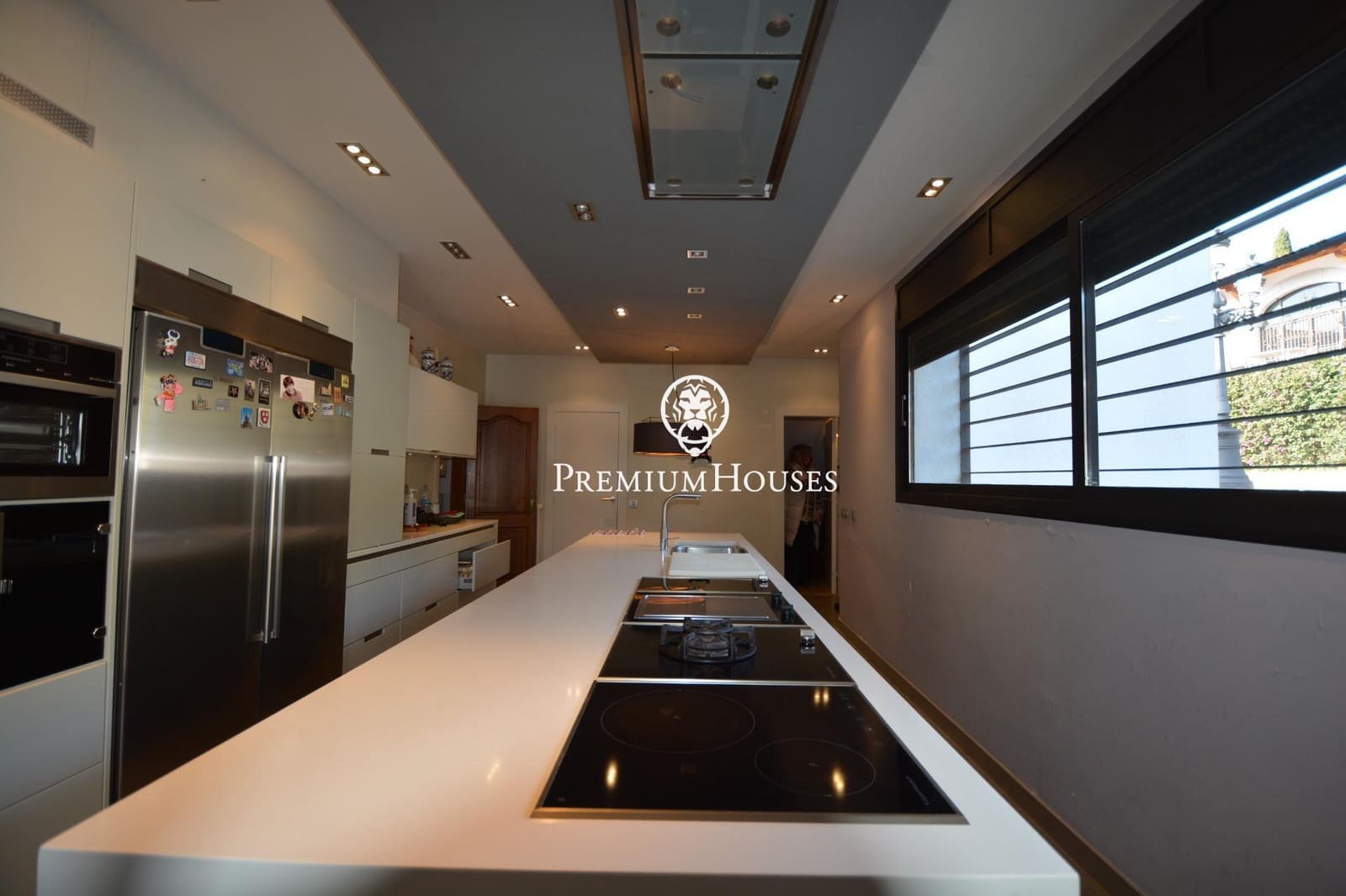 12 bedroom Villa for sale in Orrius with pool garage - € 1,150,000 (Ref: 10094701)