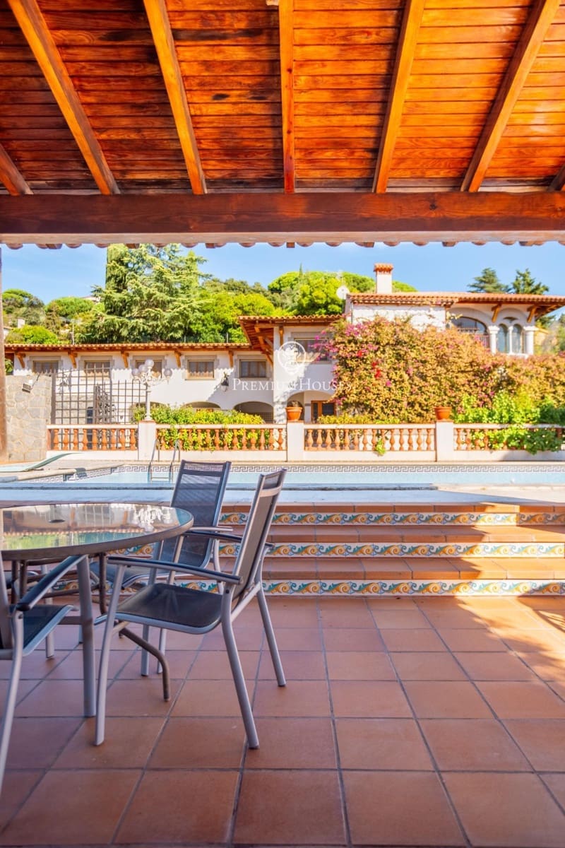 12 bedroom Villa for sale in Orrius with pool garage - € 1,150,000 (Ref: 10094701)